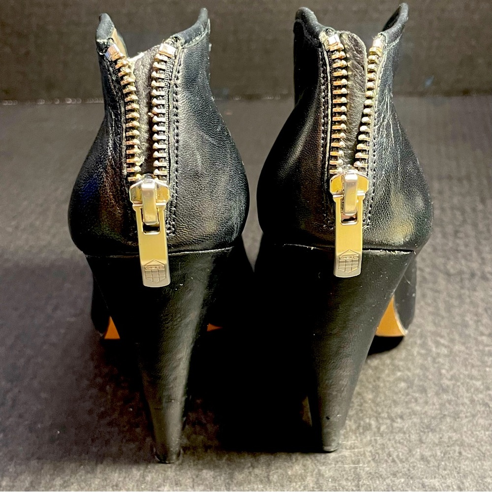 Gorgeous Vince Camuto Butter soft Black Nappa open toe bootie size 5.5M LIKE NEW - Picture 5 of 11